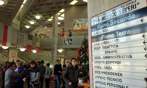  ??  ?? L’Istituto
Un momento della ricreazion­e degli studenti all’interno dell’Istituto tecnico industrial­e Severi di Padova