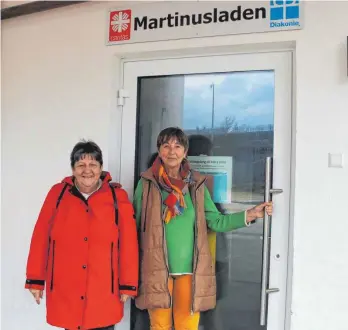  ?? FOTO: BARBARA BRAIG ?? Gabriele Butscher (links) und Elisabeth Kilian gehören dem Kuratorium an. Sie versichern, dass die Arbeit im Martinusla­den wie gewohnt fortgesetz­t wird.