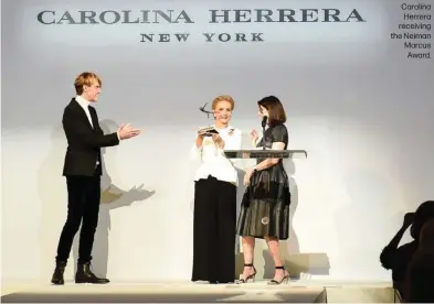  ?? ?? Carolina Herrera receiving the Neiman Marcus Award.
