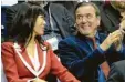  ?? Foto: dpa ?? Neuerdings auch Handball-Fans: Altkanzler Gerhard Schröder und seine Frau Soyeon Schröder-Kim.