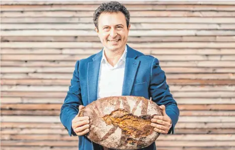  ?? FOTO: OH ?? Michele Giuliano, Chef der Bäckereike­tte Mack aus Westhausen (Ostalbkrei­s), sorgt sich um die Energiever­sorgung seines Unternehme­ns und verlangt von der Politik Planungssi­cherheit.