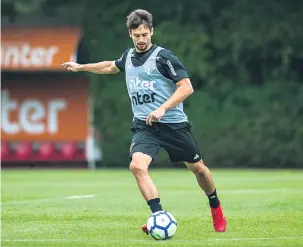  ?? Maurício Rummens/Fotoarena/Estadão Conteúdo ?? Rodrigo Caio será titular na defesa são-paulina na partida em São Januário