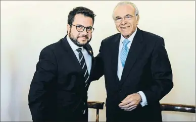  ?? . ?? El conseller Pere Aragonès y el presidente de la Fundació La Caixa, Isidre Fainé, ayer