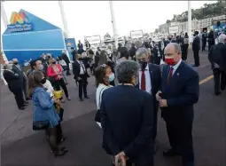  ?? (Photo Cyril Dodergny) ?? Sur le port Hercule, le pavillon miniature rappelant celui baptisé « Monaco  » a été inauguré par le prince Albert II en présence de très nombreuses personnali­tés de la Principaut­é.