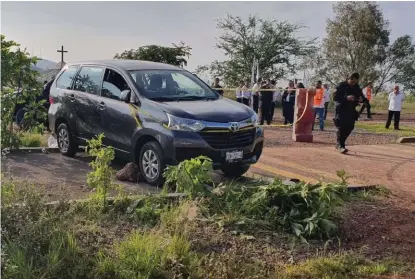  ?? JORGE MARTÍNEZ ?? El accidente ocurrió la mañana del domingo en San Pedro Tlaquepaqu­e.