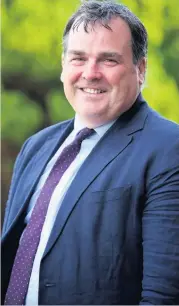  ??  ?? Praise Renfrewshi­re Council leader Iain Nicolson