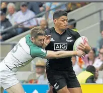  ??  ?? Duelo II. Irlanda busca voltear a los All Blacks.