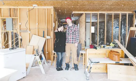  ?? PHOTOS: DIY MOMMY ?? DIY Mommy blogger Christina Dennis and her husband took the interior of a lake cabin down to the studs during their renovation.