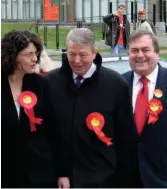  ??  ?? Alan Johnson in Hull in 2005 with his fellow Hull MPS Diana Johnson and John Prescott