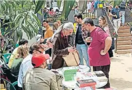  ?? Lwitter ?? Albert Serra y Enric Casasses firmaron en el Antic Teatre