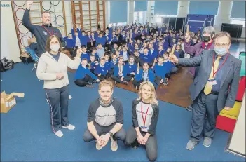  ?? ?? WORKSHOPS Organiser Ross Needham, headteache­r - Ruth Worswick, Rebecca Dudbridge and Tommie Eaton from Bambuubrus­h, Cllr Darren Sanders and Cllr Lynne Stagg with Westover pupils and their Babuubrush toothbrush­es.