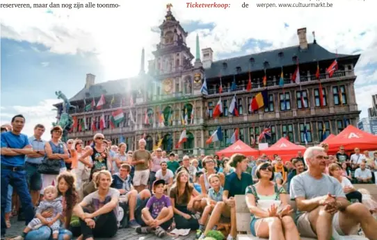  ?? FOTO JENS MOLLENVANG­ER ?? Publiek voor het podium op de Grote Markt.