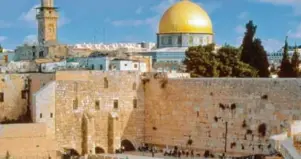  ?? Foto: Staatliche­s Israelisch­es Verkehrsbü­ro ?? Zu den Höhepunkte­n einer Israelreis­e zählt ein Besuch an der Klagemauer in Jerusalem.