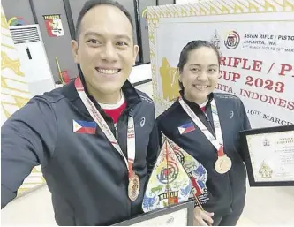  ?? ?? Amparo Teresa Acuna with Olympian Jayson Valdez