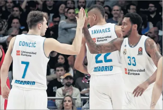  ??  ?? POSIBLE RELEVO. Luka Doncic es seria duda para hoy por un problema muscular y Thompkins está de vuelta. No juega desde la final de Copa.