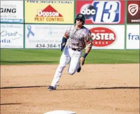  ?? LINDSAY CARICO — LYNCHBURG HILLCATS ?? Mayfield graduate Mitch Longo runs the bases during a game with Lynchburg this season.