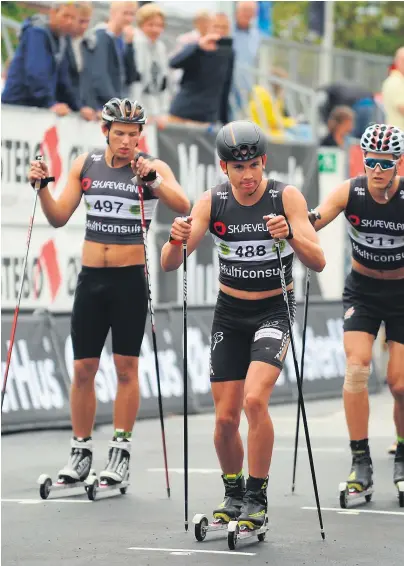  ?? FOTO: HENNING WIIG ?? SPRINT: Erik Nordjordet Vehus (nr. 488) følr lørdagens finale i sprint. Tross et stavbrekk ble han nummer fem i sin klasse, G19-20 år.