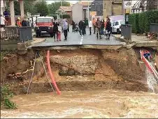  ?? ?? Octobre 2018 à Villegailh­enc : l’indescript­ible et un nouveau pont qui aura mis quatre ans pour être réalisé