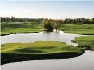  ?? 18th Hole of Le Golf National de Paris ??