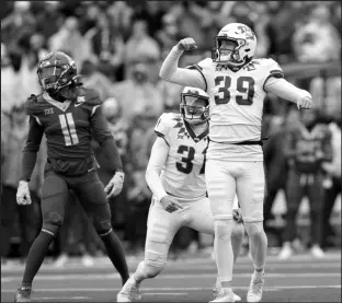  ?? LM Otero The Associated Press ?? Griffin Kell watches his 40-yard field goal clinch undefeated Texas Christian’s 29-28 victory Saturday against Baylor in Waco, Texas.