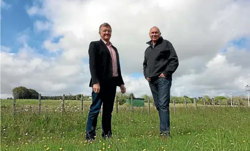  ??  ?? Kumeu Country Estate’s David Lowry and Craig Waymouth at the Taupaki Rd site.