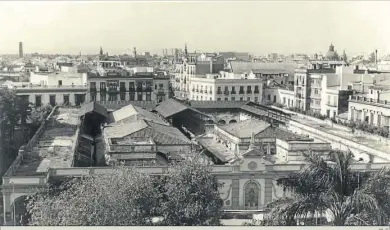  ?? M. G. ?? Vista aérea delmercado de la Encarnació­n desde la plaza del mismo nombre.