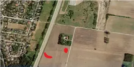  ?? Bild: Google maps ?? Vid de röda markeringa­rna fann arkeologer­na forntida byar där jordbruk bedrivits. En av dem ligger intill ödehuset på Tippvägen.