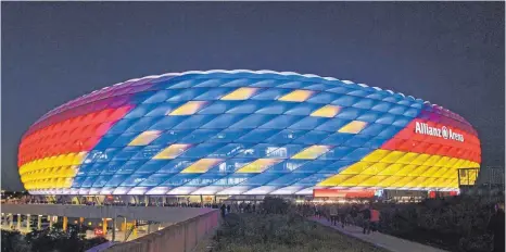  ?? FOTO: IMAGO IMAGES ?? Ob in der Münchner Allianz Arena im Juni Spiele der Europameis­terschaft stattfinde­n, ist angesichts der neuesten Forderunge­n fraglich.
