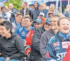  ?? FOTO: HEINZ WITTMANN ?? Die Fans hatten bei der Saisoneröf­fnungsfeie­r der Wild Wings auf der Möglingshö­he viel Freude.