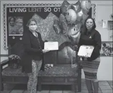  ?? LOANED PHOTO FROM ST. FRANCIS OF ASSISI CATHOLIC SCHOOL MARIANN SLATER (LEFT) IS PRESENTED WITH HER SARSEF CHAMPION Educator of Science and Engineerin­g certificat­e. ??