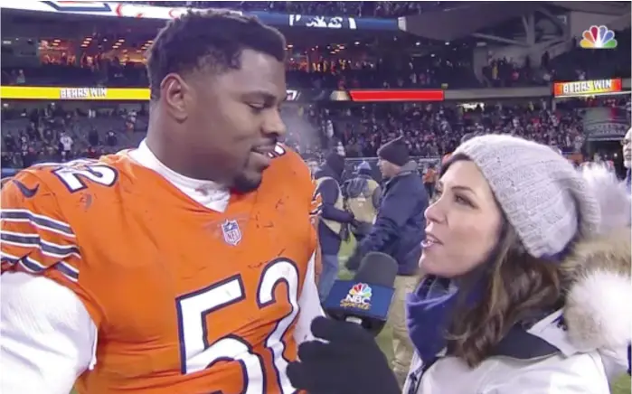  ?? NBC SPORTS ?? Michele Tafoya, interviewi­ng Bears linebacker Khalil Mack, considers herself an old-school football fan. She loves hard-hitting defense.