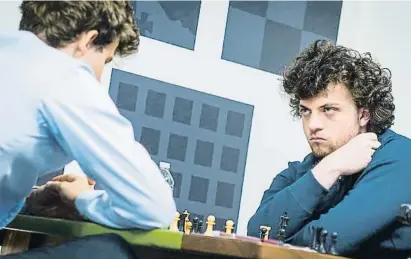  ?? Lennart Ootes / Grand Chess Tour ?? Magnus Carlsen i Hans Niemann durant l’última Sinquefiel­d Cup, al setembre