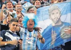  ??  ?? PASIÓN. Los argentinos siguen creyendo en Messi.