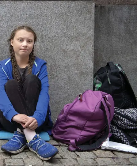  ?? FOTO: TT/JESSICA GOW ?? Femtonårig­a Greta Thunberg säger att klimatånge­st är ett ganska vanligt fenomen för att klimatförä­ndringen är väldigt skrämmande. Inför svenska riksdagsva­let klimatstre­jkade hon varje dag.