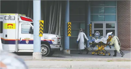  ?? JEAN LEVAC ?? According to statistics from Ottawa hospitals, 85 per cent of ambulances are off-loaded within 60 minutes.