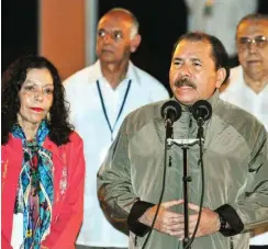  ?? Foto: dpa/Ernesto Mastrascus­a ?? Die First Lady Rosario Murillo und ihr Ehemann Daniel Ortega