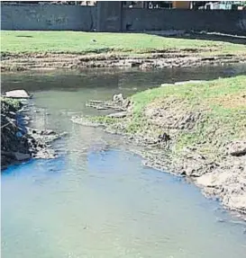  ?? (FUNDACIÓN TERCERA GENERACIÓN) ?? Desagüe cloacal. El río está recibiendo desde hace meses una descarga de líquidos que vienen contaminad­os con cloacas.