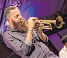  ?? Foto: Medienagen­tur Herbert Heim ?? Triumphal war das Konzert des Jazztrompe­ters Avishai Cohen im Glashaus des Botanische­n Gartens.