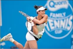  ??  ?? FUERTE. Garbiñe Muguruza, durante su partido con Vandeweghe.