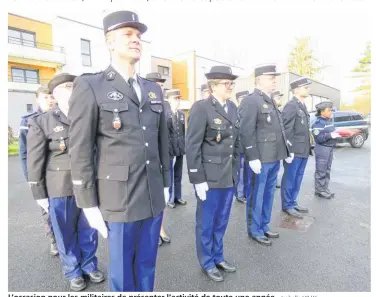  ?? Isabelle VILLY ?? L’occasion pour les militaires de présenter l’activité de toute une année.