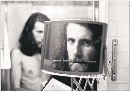  ?? GRAHAM NASH PHOTOS ?? A self-portrait by Graham Nash at the Plaza Hotel in New York in 1974.