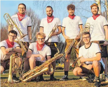  ?? FOTO:MANGER ?? Die Band Alkpakas hat sich in Möhringen mit sieben Musikern aus Möhringen und Esslingen nun neu gegründet, die jetzt nach Corona voll durchstart­en will.