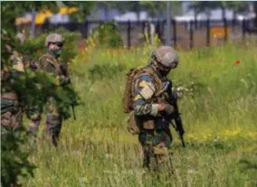  ?? FOTO TOM PALMAERS ?? Het ADIV trok de veiligheid­smachtigin­g in van minstens elf militairen.