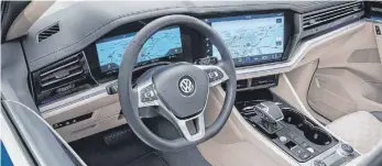  ?? FOTO: INGO BARENSCHEE ?? Blickfang im neuen Touareg ist das weitgehend digitale Innovision-Cockpit.