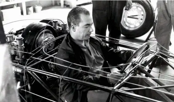  ??  ?? Above: Behraʼs personal mechanic Auguste Stocklin assisted in final assembly at Giorgio Neriʼs workshop. Wire frame delineated the surface of the bodywork