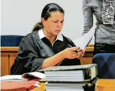 ?? Foto: C. Jaspersen, dpa ?? Gaby Lübben wird im Oktober wieder die schwarze Robe des Gerichts überstreif­en. Sie vertritt 100 Nebenkläge­r im Prozess gegen Niels H.