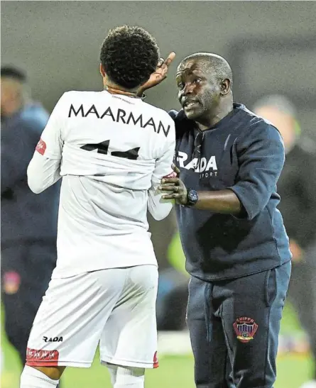  ?? ASHLEY VLOTMAN/GALLO IMAGES ?? Chippa Unted co-coach Kwanele Kopo issues instructio­ns to Ronaldo Maarman during the Premiershi­p match against Stellies last month. Chippa next face TS Galaxy. /