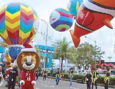  ??  ?? SM Mall of Asia’s Grand Mascot Parade at the Seaside Boulevard of the MOA Complex