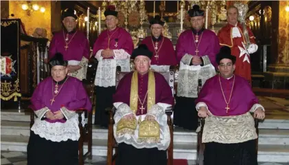  ??  ?? Some of the Canons of the Vittoriosa­n Chapter and the Mace-bearer in 2016