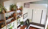  ??  ?? Height is accentuate­d to compensate for the limited width in this cleverly designed 18sq m tiny house on wheels.